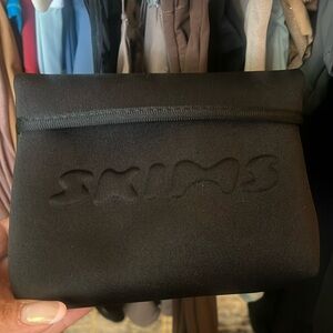 “SKIMS” SMALL NEOPRENE POUCH​